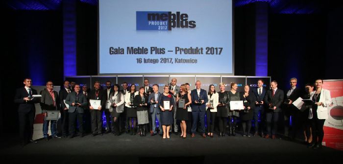 Laureaci konkursu MEBLE PLUS - PRODUKT ROKU 2017 podczas uroczystej gali finałowej konkursu